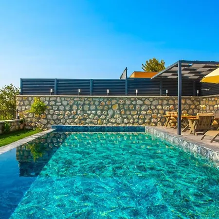 Uzumlu Village 2 Bedroom 7067 *